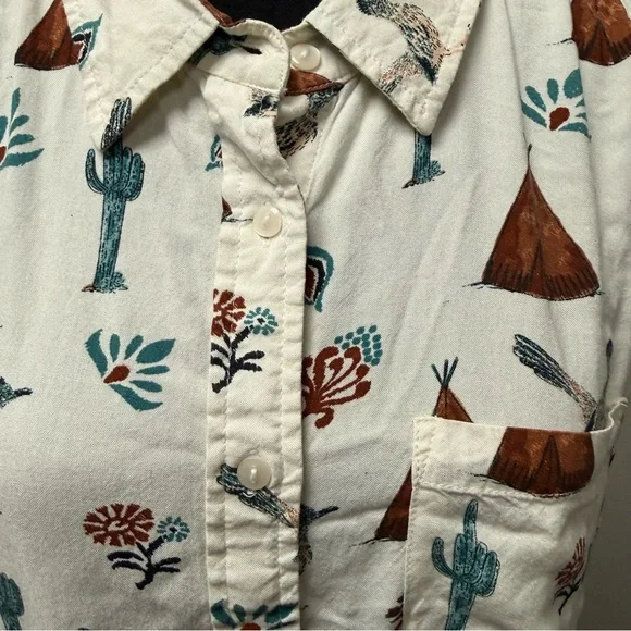 Cotton & Rye L Cream Southwest Cactus Print Button Down Top - Picture 3 of 9